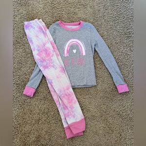 Rae Dunn girls pajama set, long sleeve size 8, good condition.